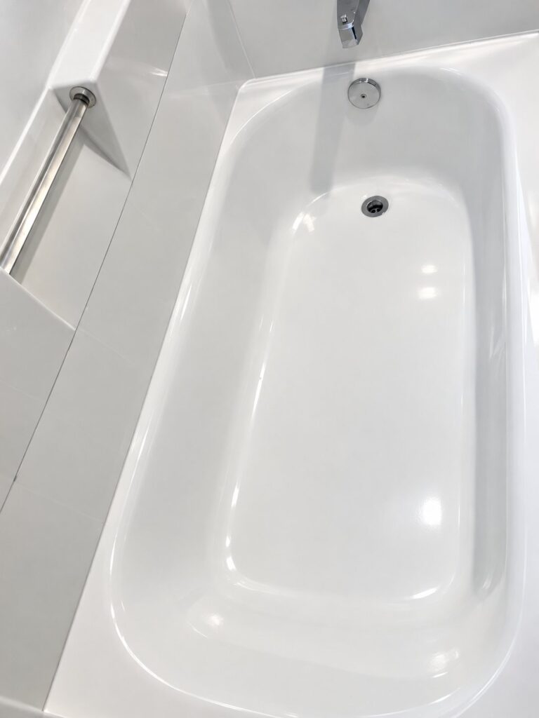 Bathtub refinished in glossy white